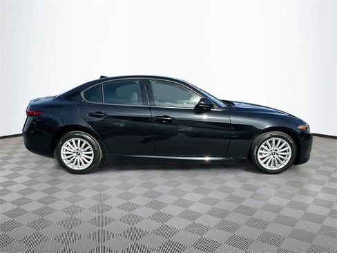 Used 2023 Alfa Romeo Giulia Sprint image 8