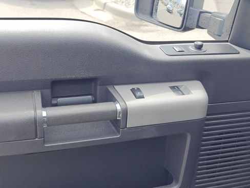 Used 2015 Ford F350 Lariat image 9