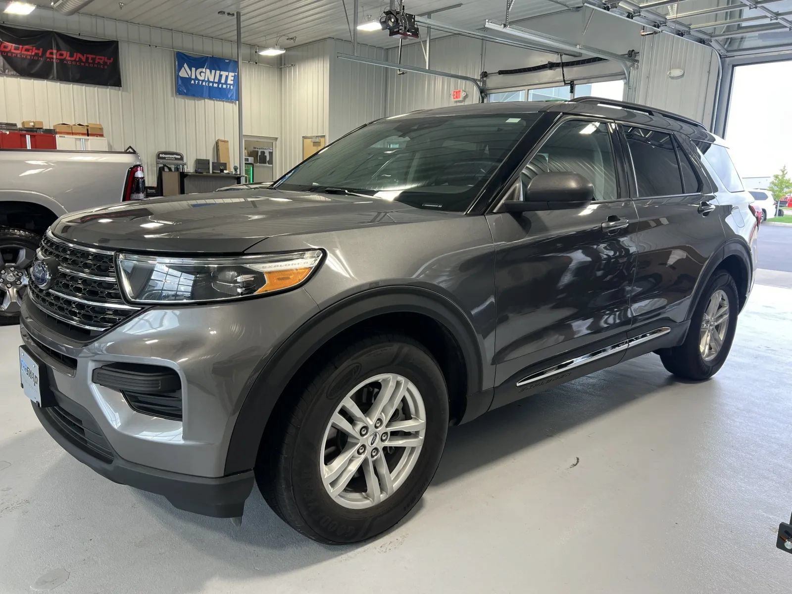 Used 2022 Ford Explorer XLT AWD/4WD image 6