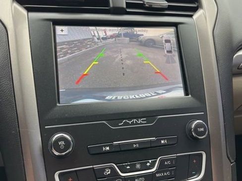 Used 2019 Ford Fusion SE FWD image 49