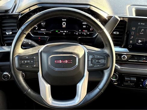 Used 2025 GMC Sierra 1500 SLT image 13