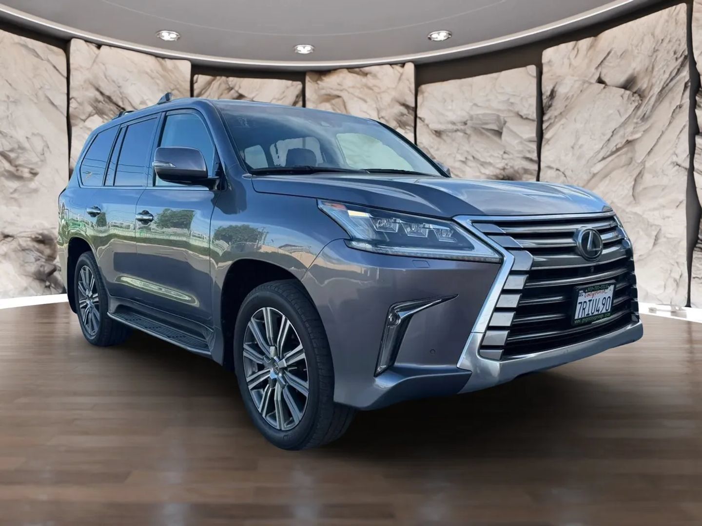Used 2016 Lexus LX 570 4WD w/ Luxury Package image 3
