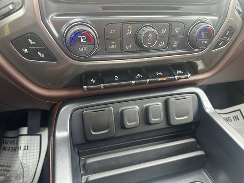 Used 2018 Chevrolet Silverado 1500 High Country image 37