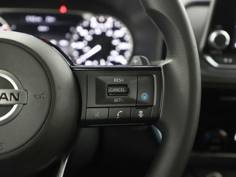 Used 2021 Nissan Rogue SV image 27