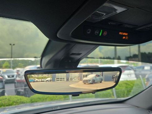Used 2023 Chevrolet Traverse RS w/ LPO, Floor Liner Package FWD image 11