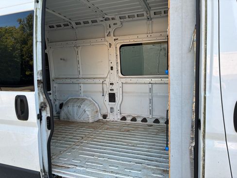 Used 2020 RAM ProMaster 2500 w/ Premium Appearance Group FWD image 12