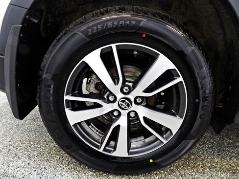 Used 2018 Toyota RAV4 XLE w/ Plus Extra Value Package AWD/4WD image 21