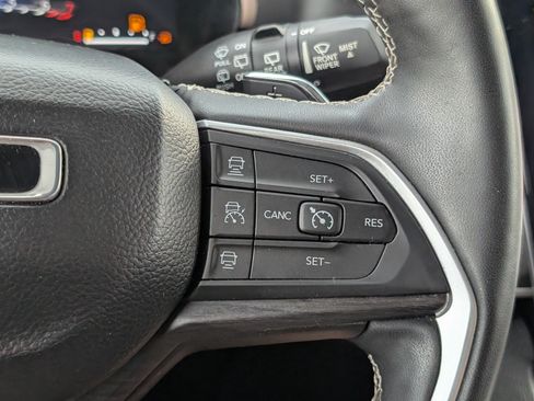 Used 2023 Jeep Grand Cherokee Limited RWD image 21