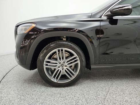 Certified 2026 Mercedes-Benz GLS 450 4MATIC image 21