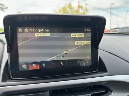 Used 2018 FIAT 124 Spider Classica w/ Technology Group RWD image 15