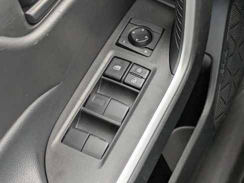 Used 2021 Toyota RAV4 XLE Premium image 21