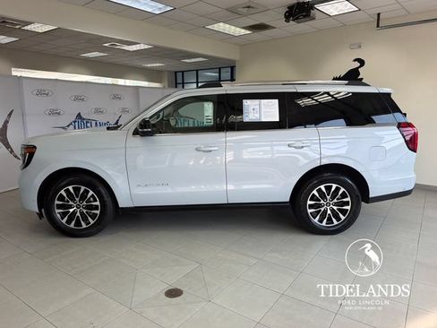 Certified 2025 Ford Expedition Platinum AWD/4WD image 5