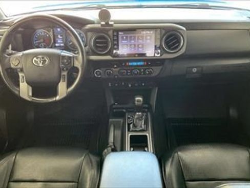 Used 2021 Toyota Tacoma TRD Off-Road w/ TRD Premium Off Road Package AWD/4WD image 25