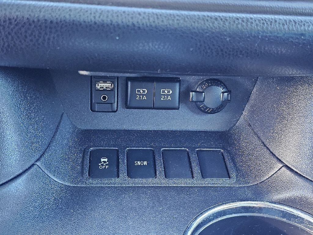 Used 2017 Toyota Highlander XLE FWD image 31
