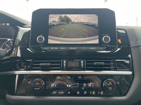 New 2025 Nissan Pathfinder SV image 9