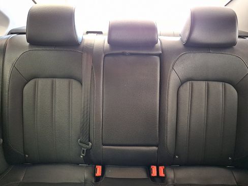 Used 2022 Volkswagen Passat 2.0T image 16