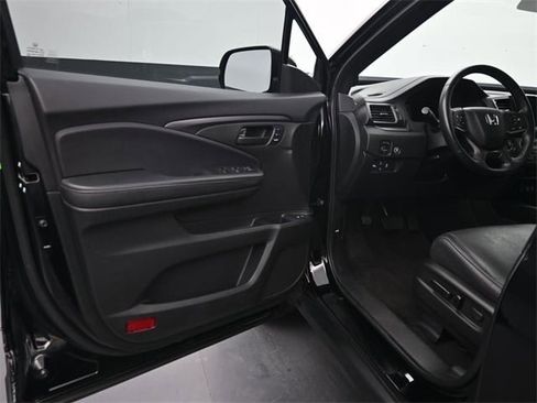 Certified 2024 Honda Passport EX-L image 16