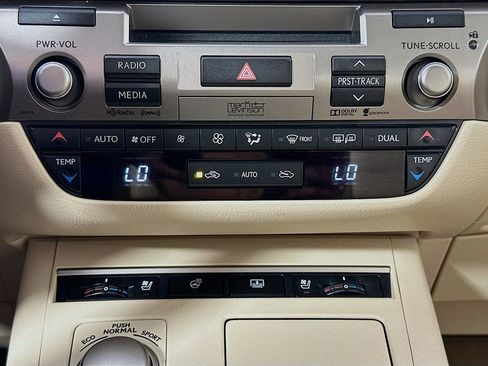 Used 2015 Lexus ES 350 w/ Ultra Luxury Package FWD image 19