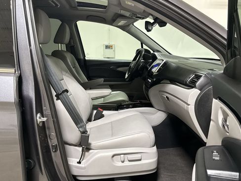 Used 2018 Honda Pilot Elite image 23