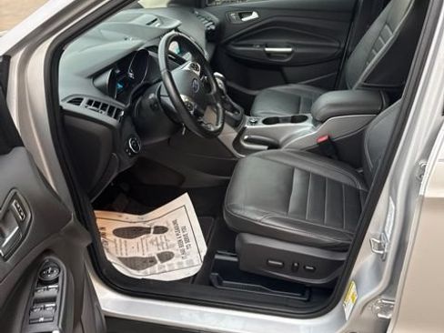 Used 2016 Ford Escape SE w/ SE Leather Comfort Package FWD image 10