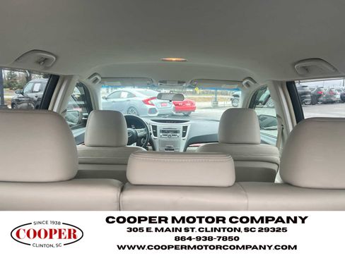 Used 2011 Subaru Outback 2.5i Limited image 12