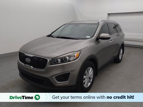 Used 2018 Kia Sorento LX image 1