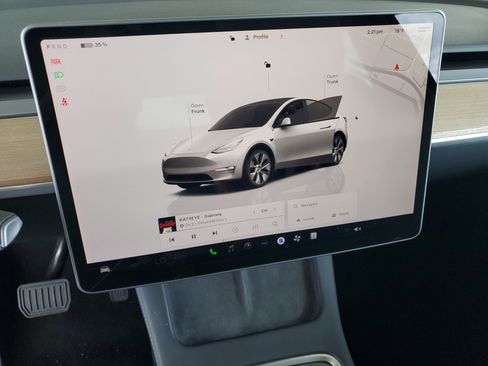 Used 2023 Tesla Model Y Long Range image 25