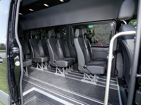 Used 2023 Mercedes-Benz Sprinter 3500 image 10