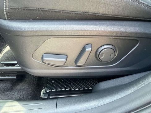 Used 2025 Hyundai Tucson Limited AWD/4WD image 17