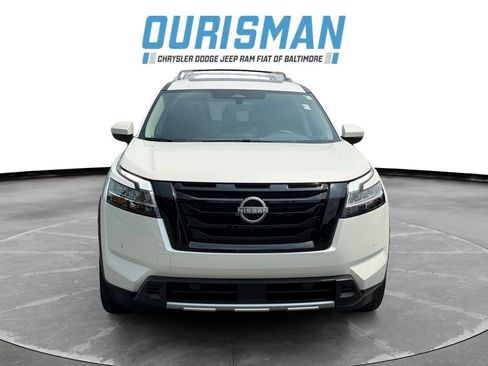 Used 2024 Nissan Pathfinder SL w/ SL Premium Package AWD/4WD image 8