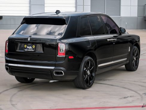 Used 2022 Rolls-Royce Cullinan image 13