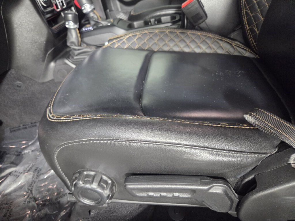Used 2021 Jeep Wrangler Unlimited Sahara AWD/4WD image 33