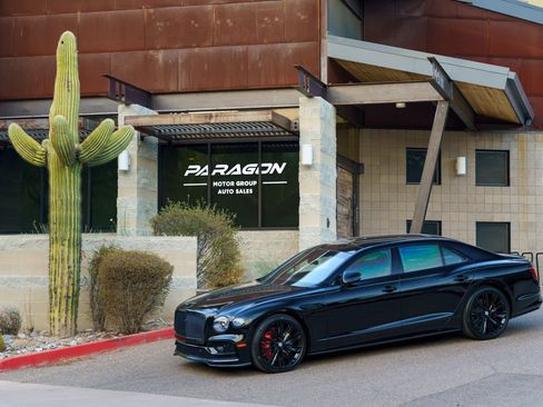 Used 2024 Bentley Flying Spur W12 AWD/4WD image 1