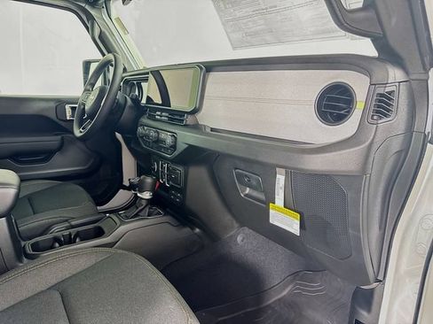 New 2026 Jeep Gladiator Sport AWD/4WD image 29