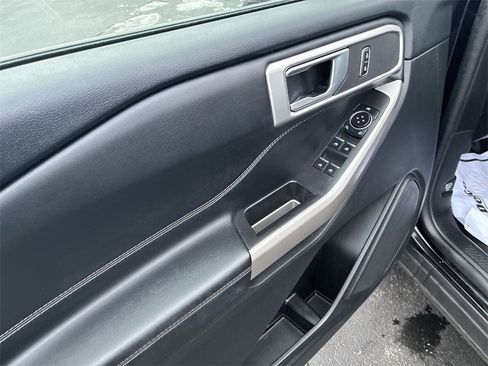 Used 2023 Ford Explorer XLT w/ Equipment Group 202A image 13