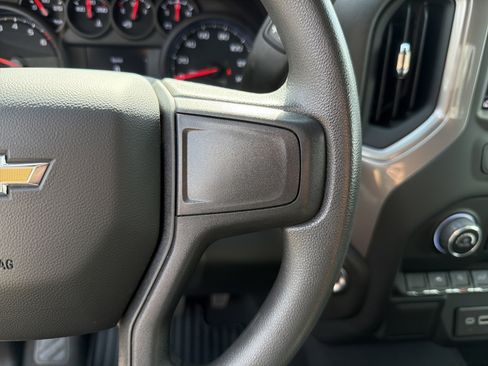 Used 2023 Chevrolet Silverado 1500 Custom image 11