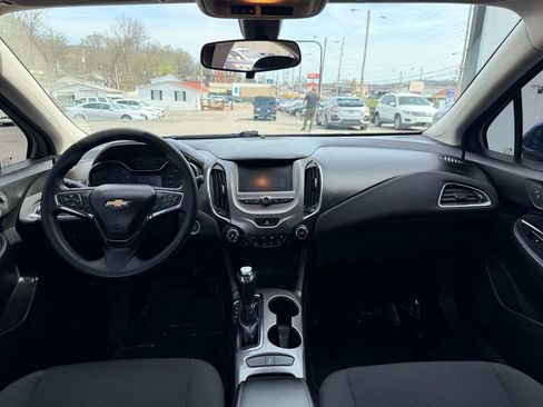 Used 2017 Chevrolet Cruze LT w/ Convenience Package FWD image 17
