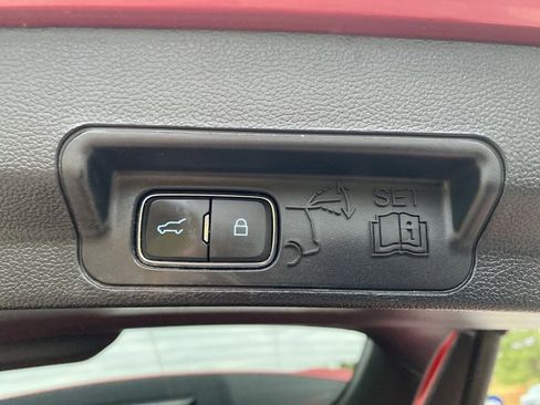 Used 2020 Ford Explorer XLT w/ Comfort Package image 21