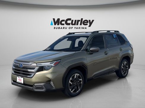 Used 2025 Subaru Forester Limited image 2