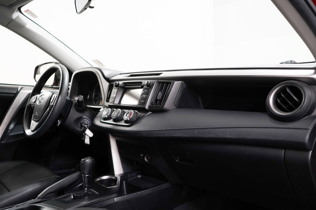 Used 2016 Toyota RAV4 LE AWD/4WD image 24