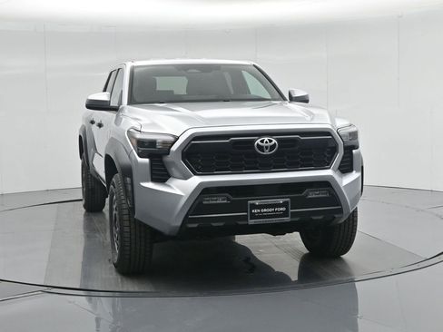 Used 2024 Toyota Tacoma TRD Off-Road image 27