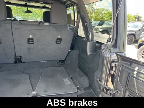 Used 2021 Jeep Wrangler Unlimited Sport AWD/4WD image 32