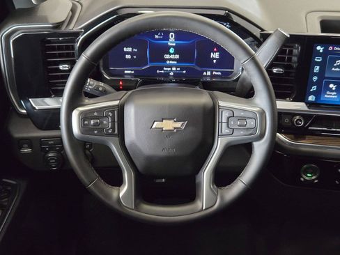 Used 2023 Chevrolet Silverado 1500 LT AWD/4WD image 15