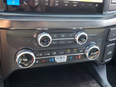 Certified 2024 Ford F250 Lariat w/ Lariat Ultimate Package AWD/4WD image 31
