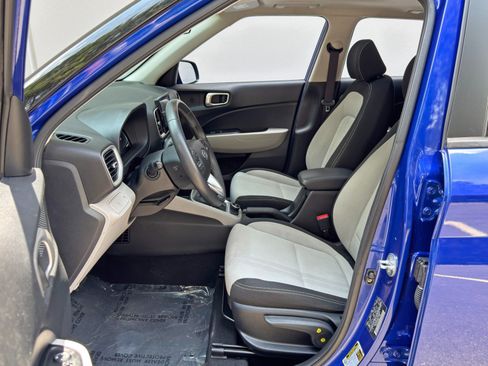 Used 2023 Hyundai Venue SEL FWD image 16