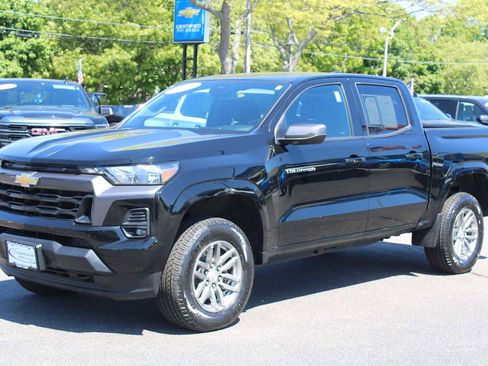 Certified 2023 Chevrolet Colorado LT w/ LT Convenience Package II AWD/4WD image 3