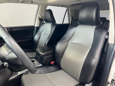Used 2017 Toyota 4Runner SR5 Premium AWD/4WD image 10