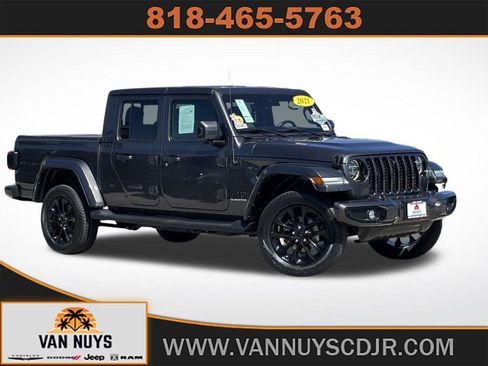 Used 2021 Jeep Gladiator Overland image 1