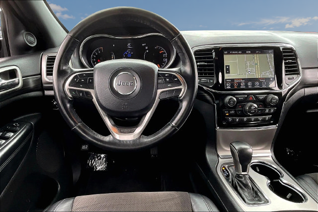 Used 2020 Jeep Grand Cherokee Laredo AWD/4WD image 8