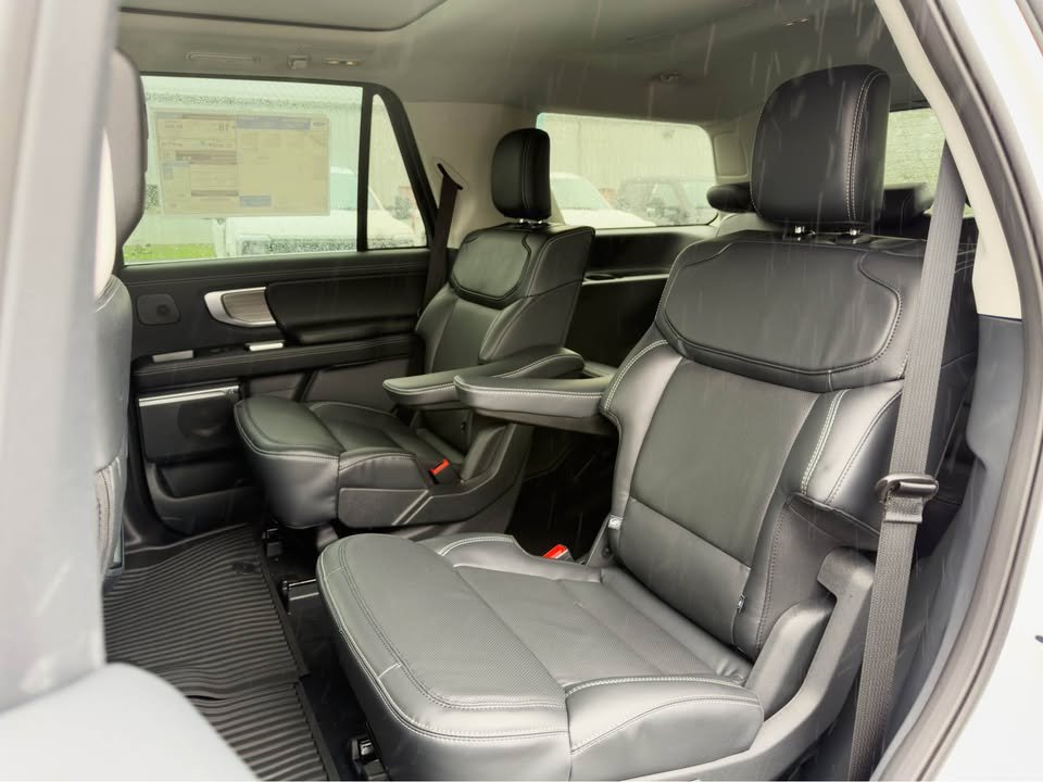 New 2027 Ford Expedition Platinum w/ Driver's Package AWD/4WD image 7